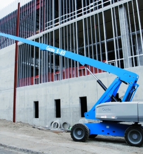 Xe Nâng Người Tự Hành Genie Telescopic Booms  S-80
